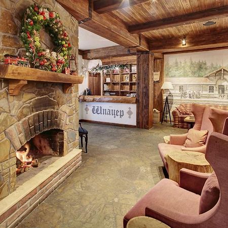 Shpatser Hotel Брюховичи Экстерьер фото
