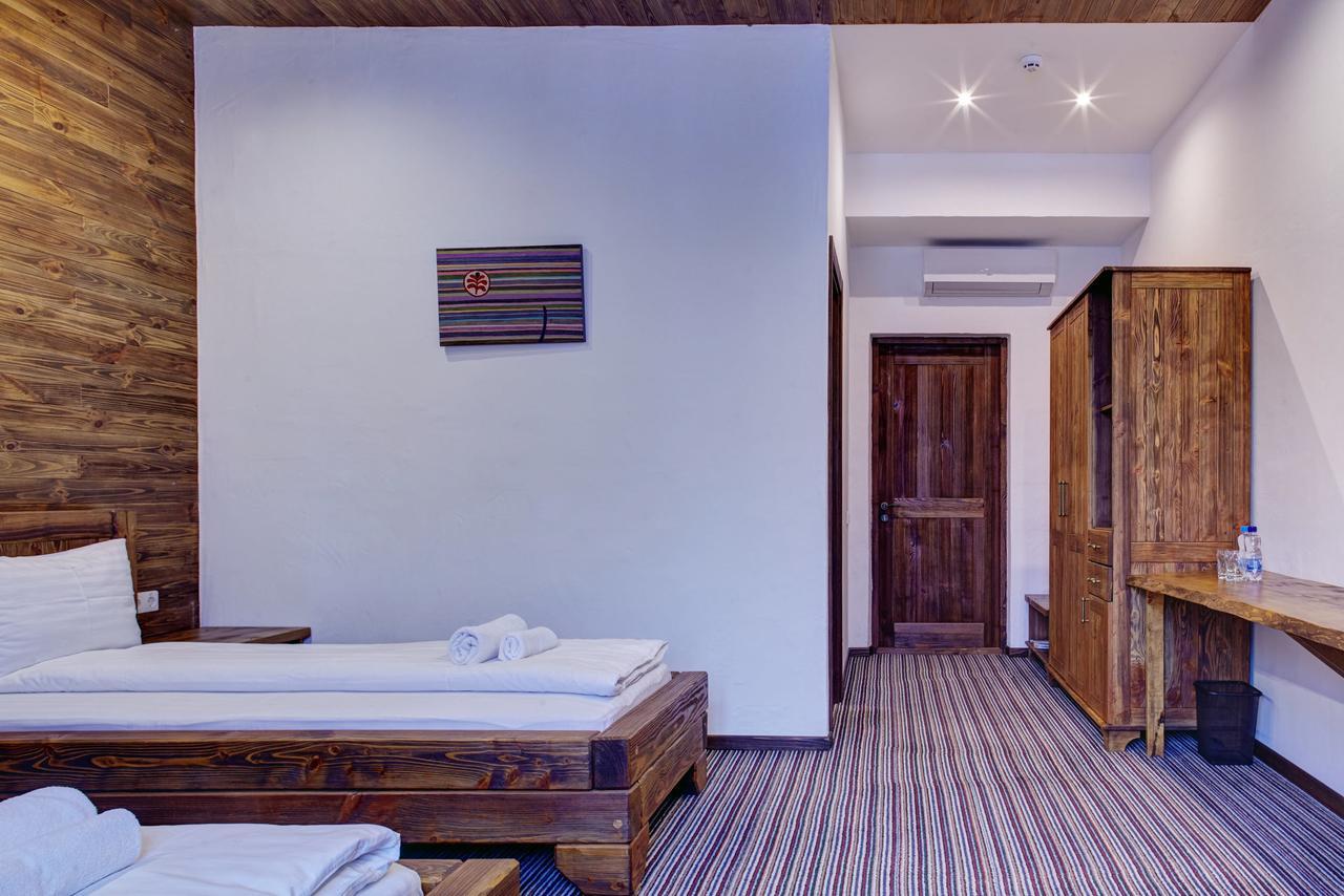 Shpatser Hotel Брюховичи Экстерьер фото