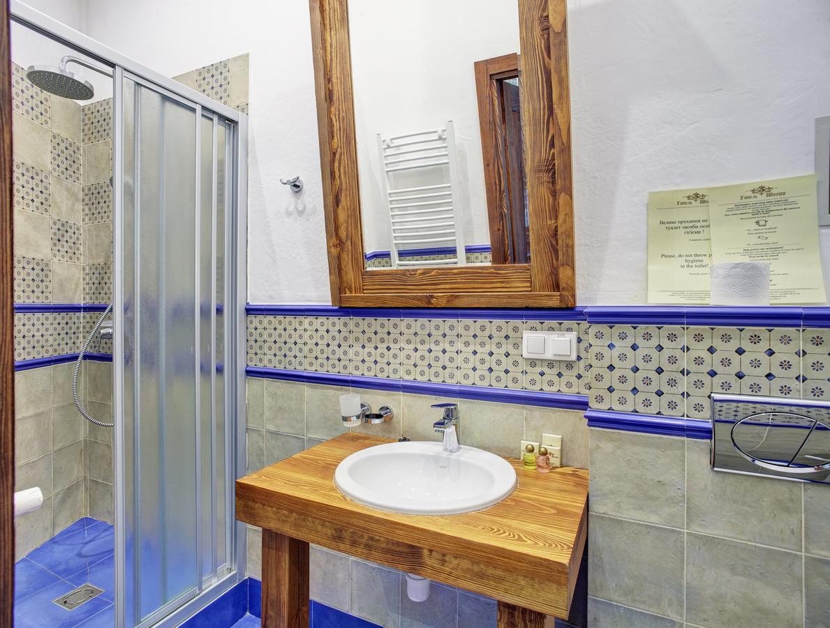 Shpatser Hotel Брюховичи Экстерьер фото