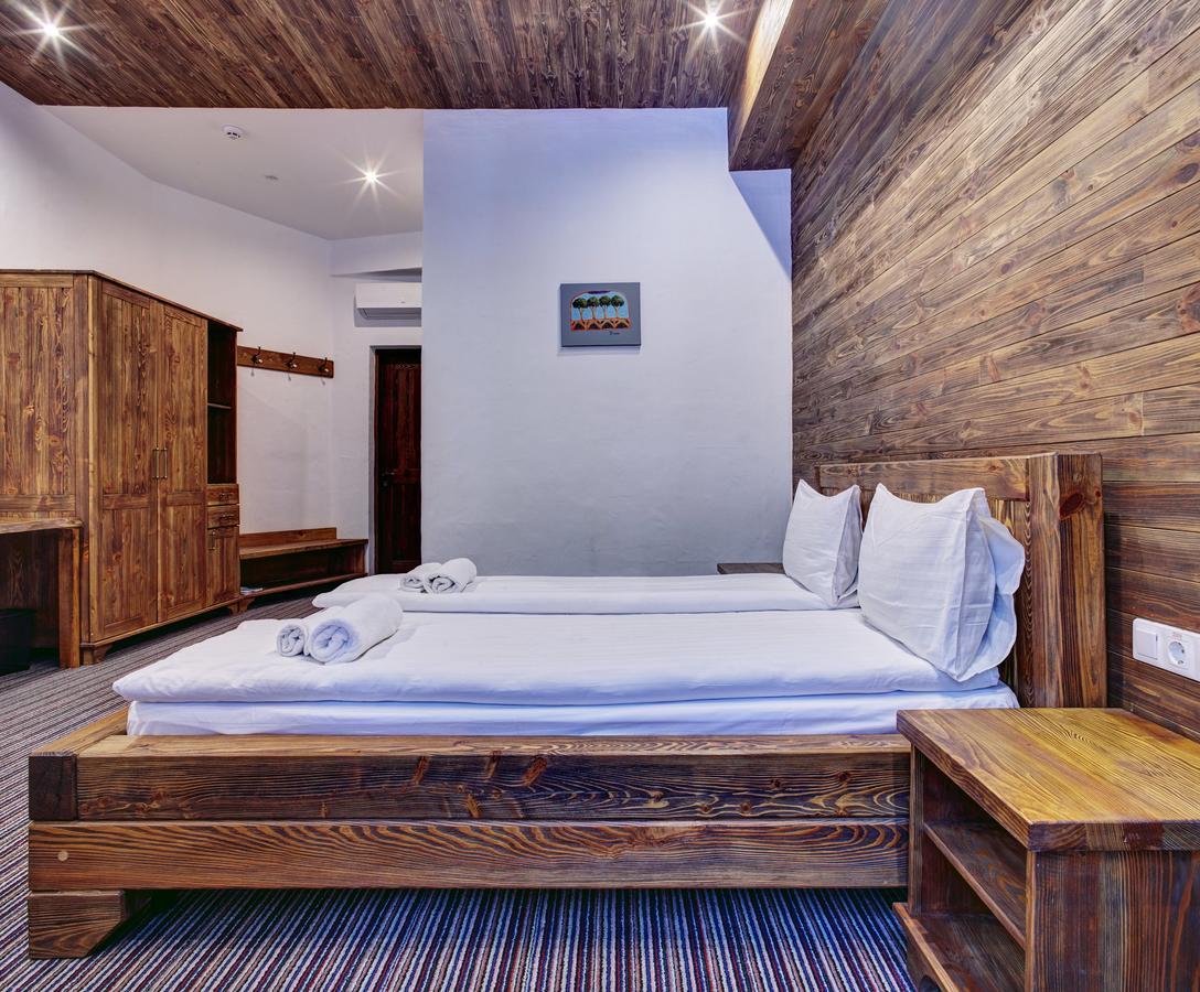 Shpatser Hotel Брюховичи Экстерьер фото